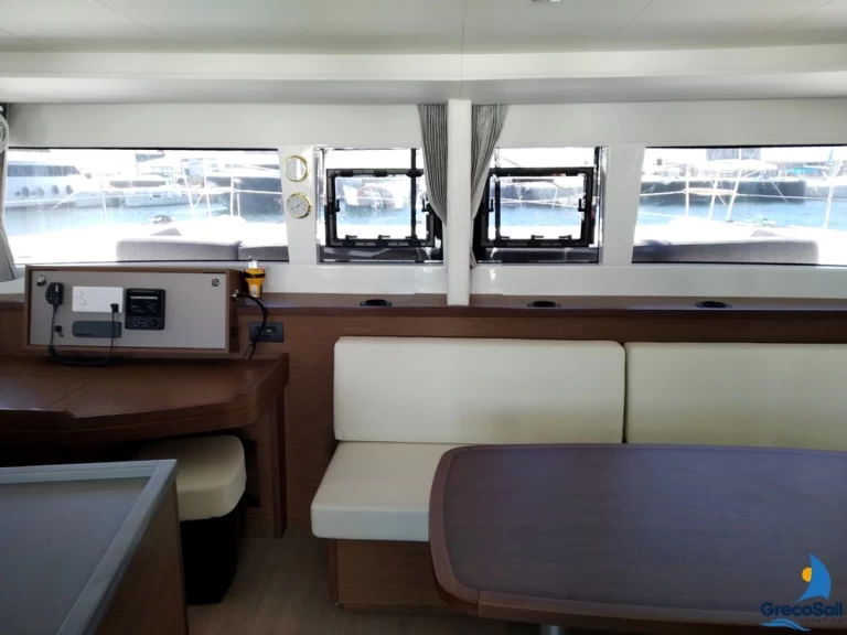 Lagoon Lagoon 450 F de alquiler a Álimos