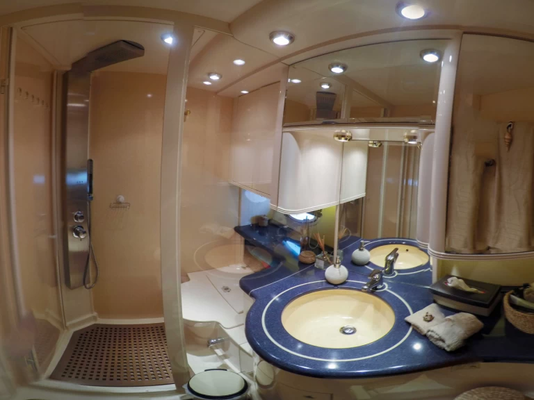 Alquiler Lancha Azimut con o sin  título de navegación