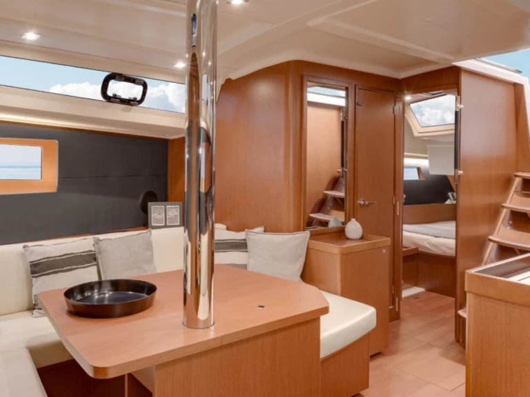 Alquiler de embarcaciones Jeanneau Sun Odyssey 410 enLefkáda en Samboat