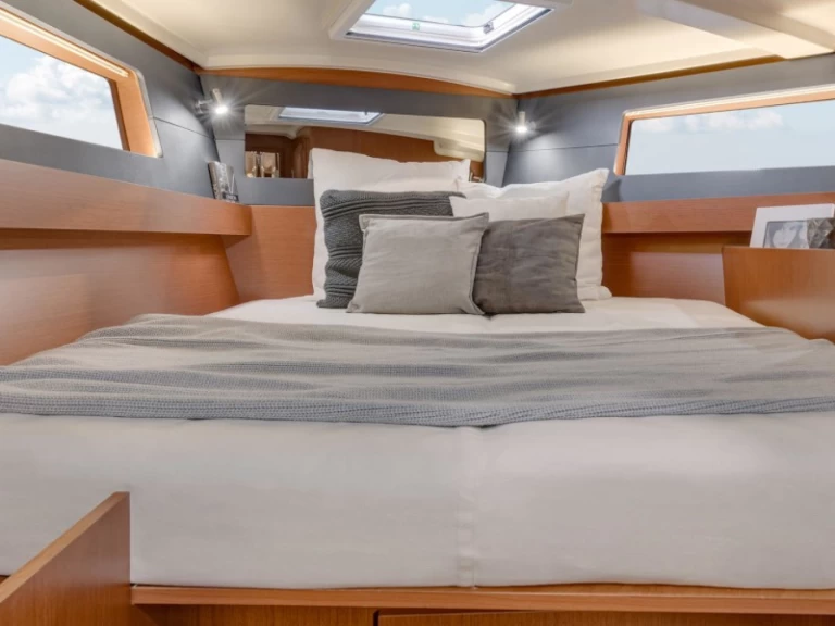 Alquiler Velero Jeanneau con o sin  título de navegación