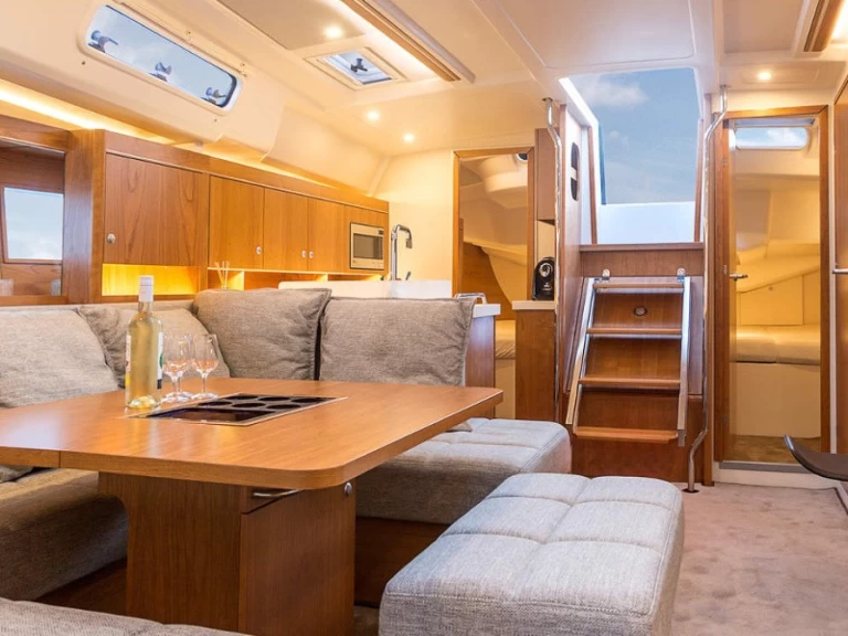 Velero para alquilar Álimos al mejor precio