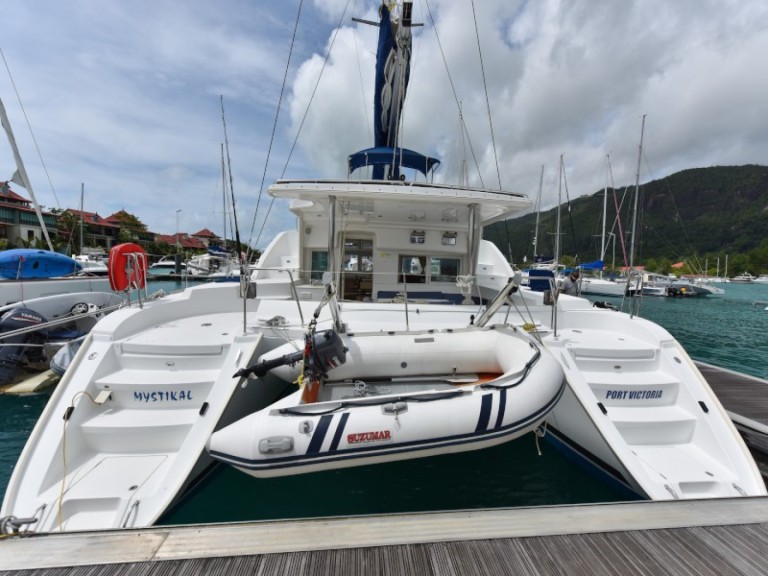 Alquiler de barcos Eden Island barato de Lagoon 440