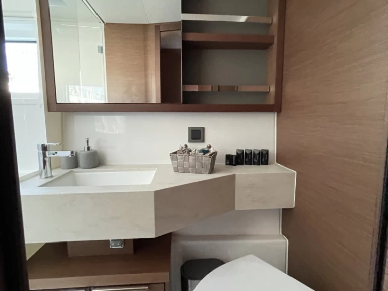 Alquiler de Lagoon Lagoon 46 en Néa Péramos