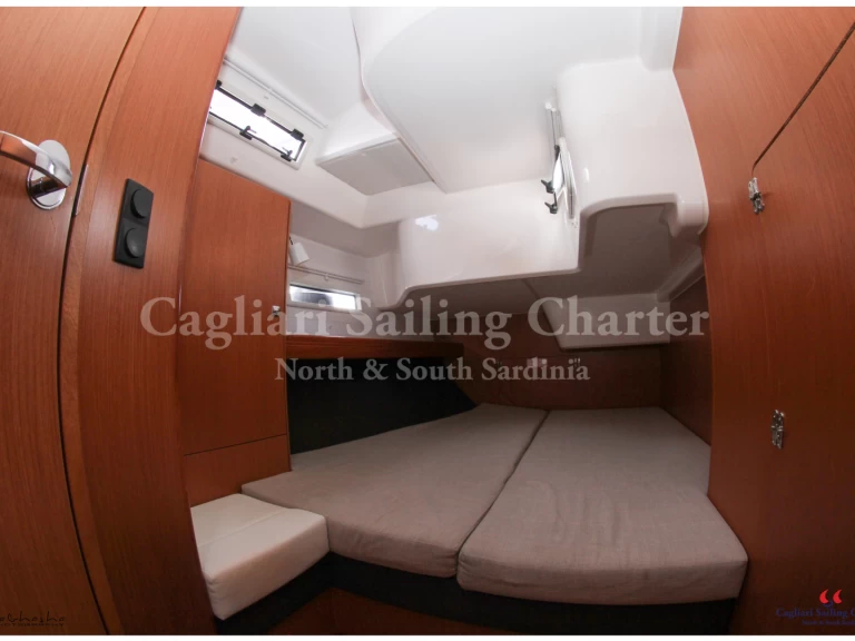 Alquiler de Bavaria Cruiser 51 en Cagliari