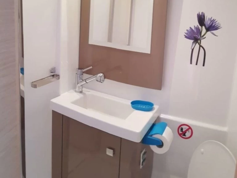 Alquiler de barcos Lávrio barato de Astrea 42