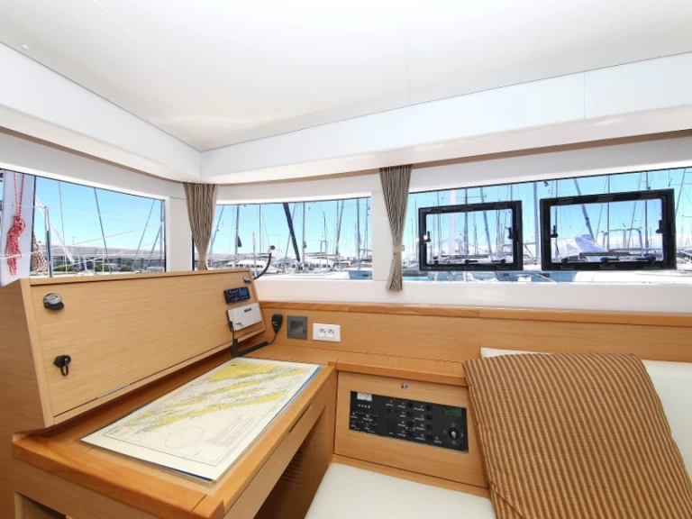 Alquiler de barcos Sukošan barato de Lagoon 39