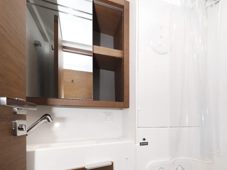 Alquiler de Catamarán, con o sin patrón Lagoon Sukošan