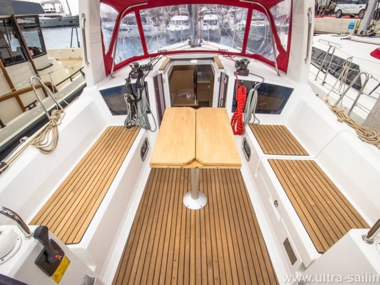 Alquiler de embarcaciones Bénéteau Oceanis 35 enSplit en Samboat