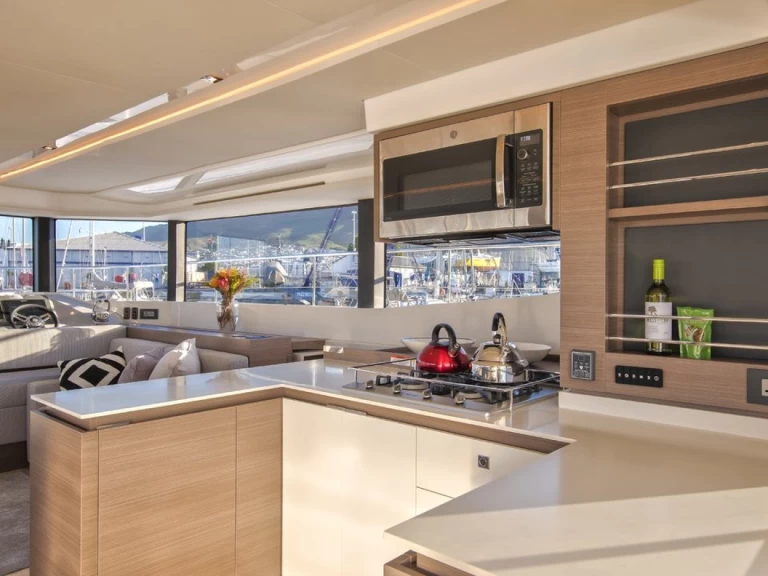 Alquiler Catamarán Lagoon con o sin  título de navegación