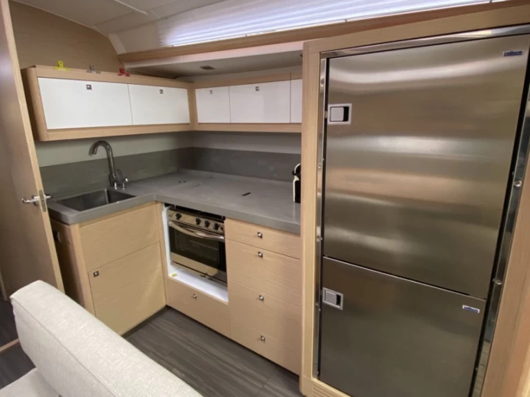 Alquiler de barcos Marsella barato de Dufour 470