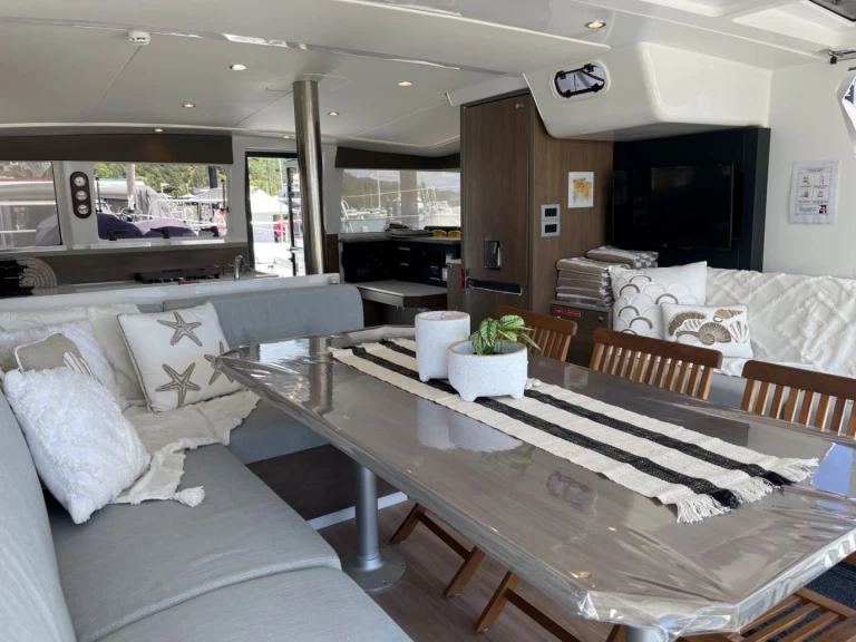 Alquiler de barcos Airlie Beach barato de Bali 4.2