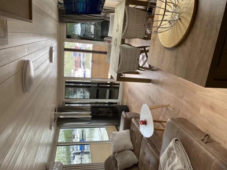 Alquiler Casa flotante WOMA con o sin  título de navegación