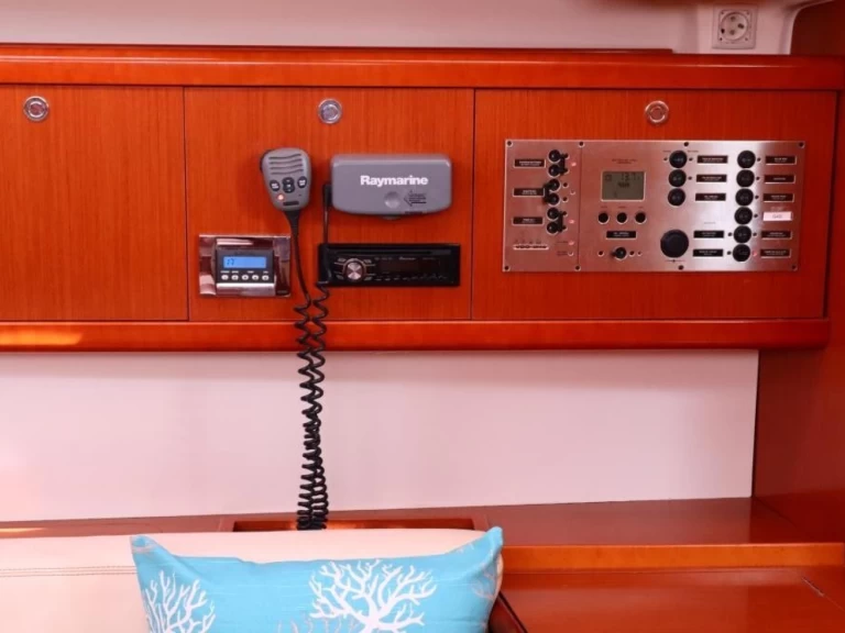 Alquiler de Velero, con o sin patrón Bénéteau Álimos