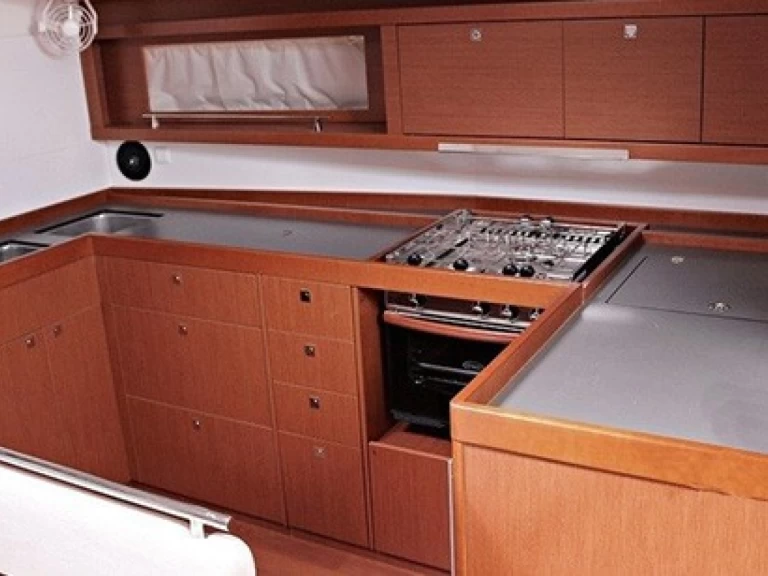 Alquiler de Velero, con o sin patrón Bénéteau Lávrio