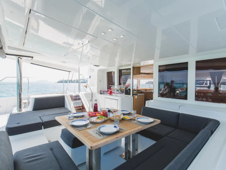 Catamarán para alquilar Ao Po al mejor precio