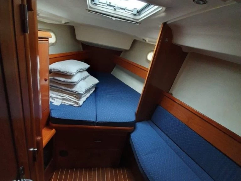 Velero para alquilar Izola al mejor precio