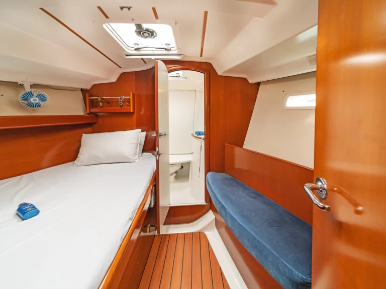 Alquiler de Velero, con o sin patrón Bénéteau Cos