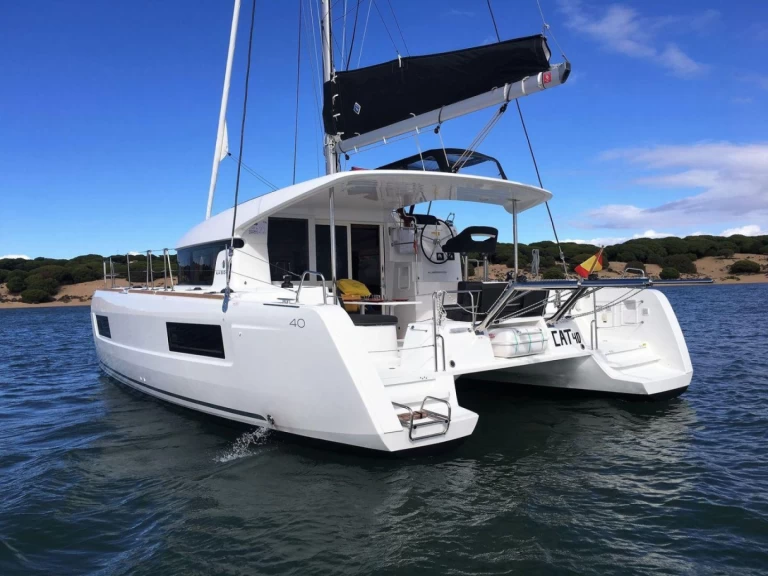 Alquiler Catamarán Lagoon con o sin  título de navegación
