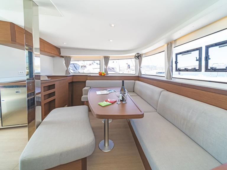 Lagoon Lagoon 42 de alquiler a Deme of Volos