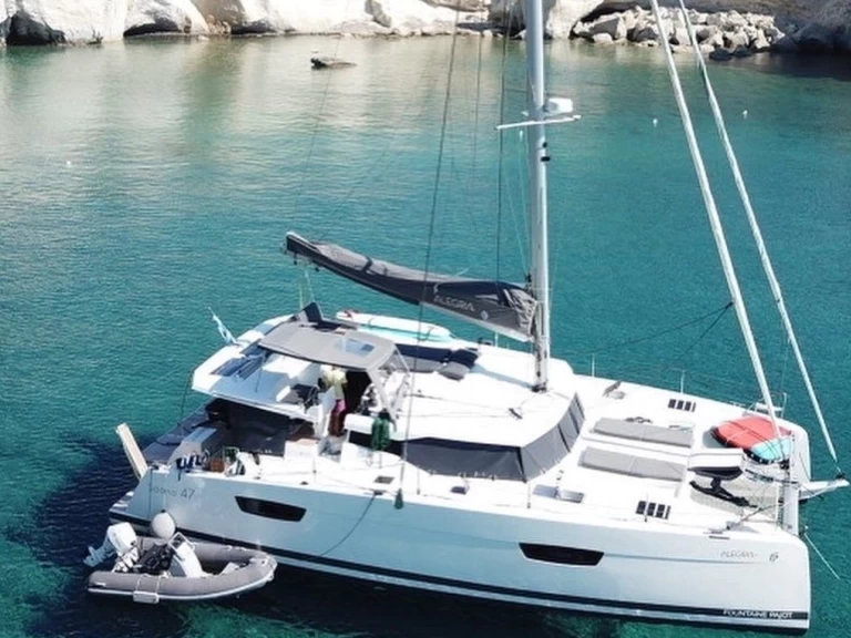Alquiler de embarcaciones Fountaine Pajot Saona 47 enAdámas en Samboat
