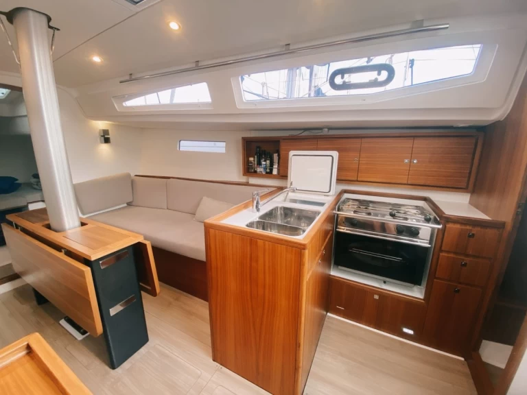 Alquiler Velero JBoats con o sin  título de navegación