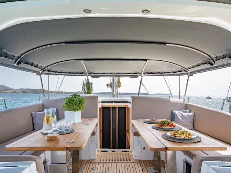 Alquiler Ellinikó - Jeanneau Jeanneau 64 en SamBoat