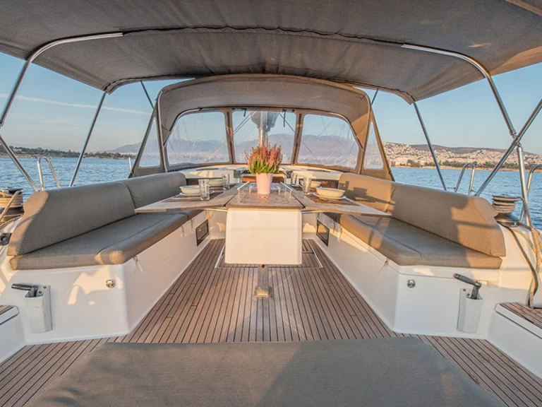 Alquiler de Dufour Dufour 530 en Álimos