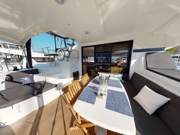 Alquiler de Catamarán, con o sin patrón Lagoon Trogir