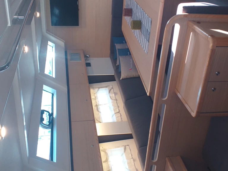 Velero para alquilar Trogir al mejor precio