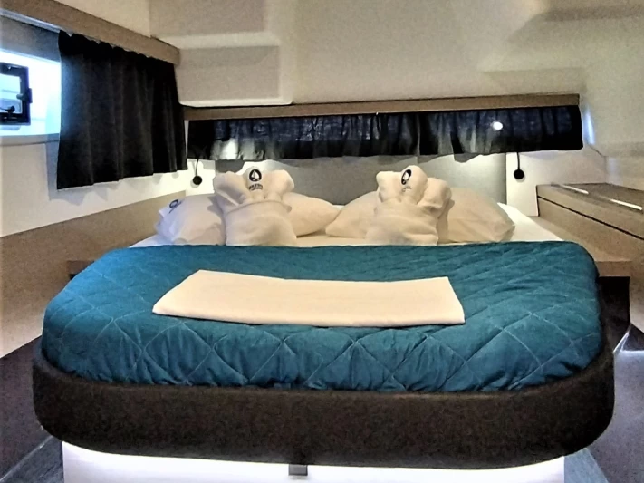 Alquiler Catamarán Fountaine Pajot con o sin  título de navegación