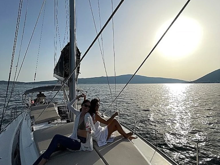 Alquiler de Bavaria Cruiser 46 en Kotor