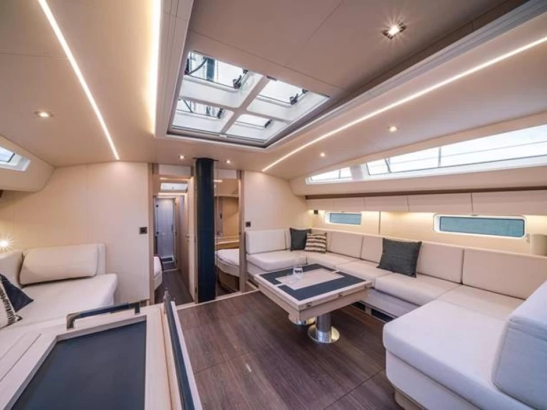 Velero para alquilar Lávrio al mejor precio