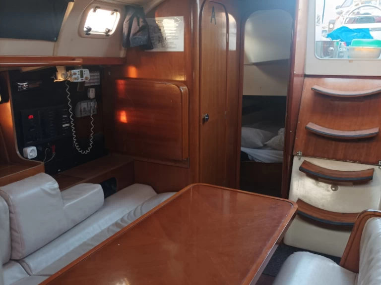 Bénéteau Oceanis 37 de alquiler a Lefkáda