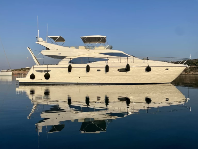 Alquiler de Ferretti Ferretti 590 en Ornós