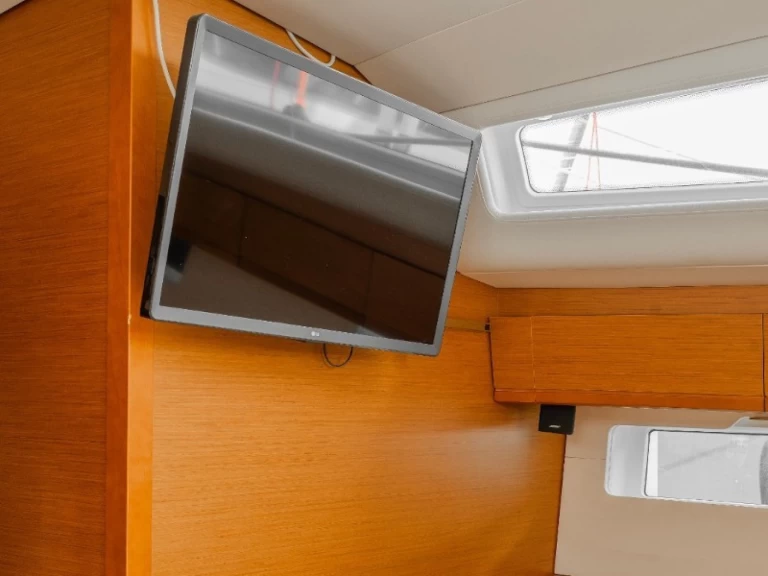 Alquiler de Velero, con o sin patrón Jeanneau Álimos