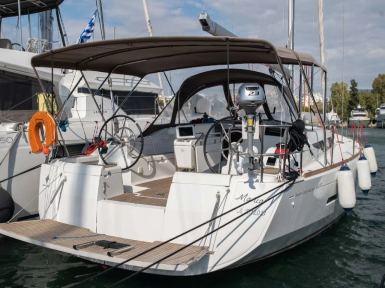 Alquiler de Jeanneau Sun Odyssey 449 en Álimos