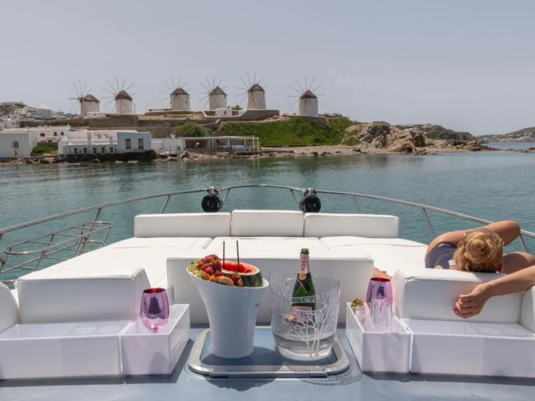 Alquiler de embarcaciones Cranchi Mediterranee 44 enOrnós en Samboat