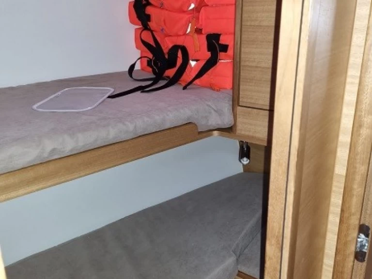 Velero para alquilar Trogir al mejor precio