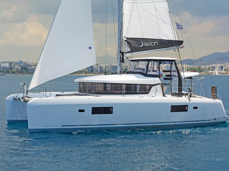 Alquiler de embarcaciones Lagoon Lagoon 42 enLávrio en Samboat