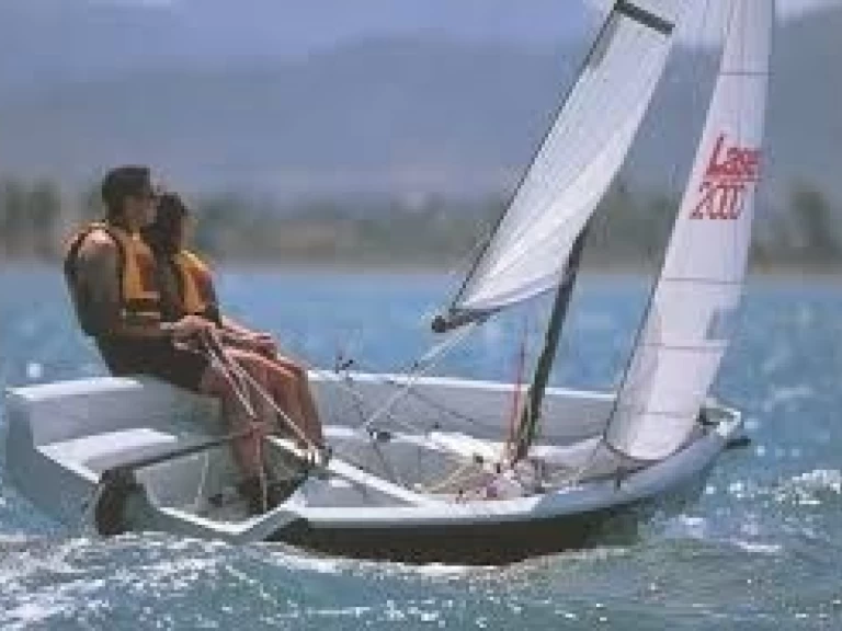 LASER PERFORMANCE LASER 2000 de alquiler a Carnac