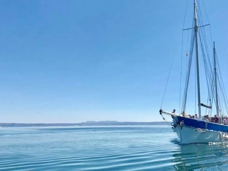 Alquiler de barcos Marsella barato de AVERSA 23