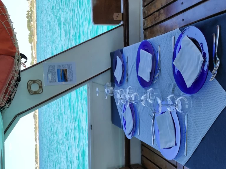 Alquiler de Motonave  Santa Maria en Porto Cesareo