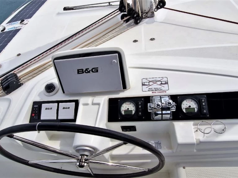 Alquiler de Catamarán, con o sin patrón Lagoon Trogir