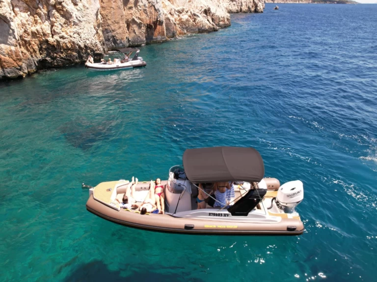 Alquiler Neumática Barracuda con o sin  título de navegación