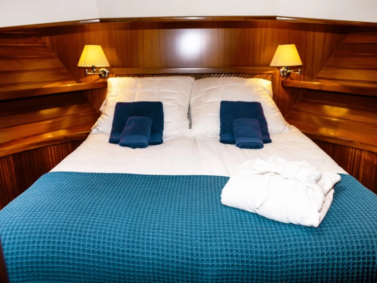 Alquiler Casa flotante Menorquin-Yachts con o sin  título de navegación