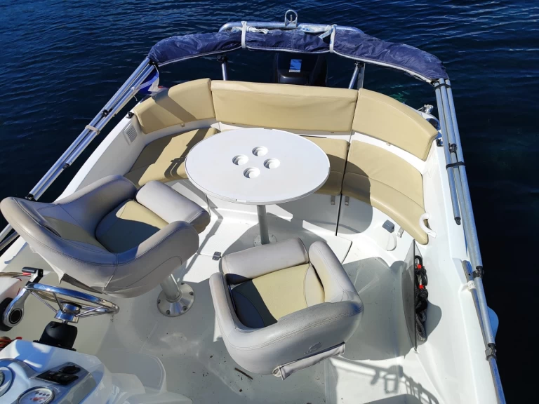 Alquiler de embarcaciones Bénéteau Flyer 5.5 SUNdeck enSix-Fours-les-Plages en Samboat