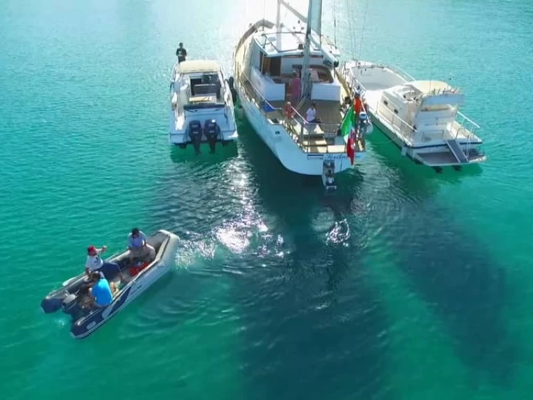 Alquiler de barcos Playa de Talamanca barato de Pacific 77