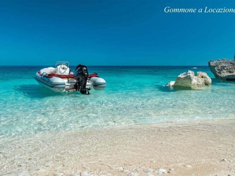 Alquiler de Neumática, con o sin patrón GEMMA Cala Gonone