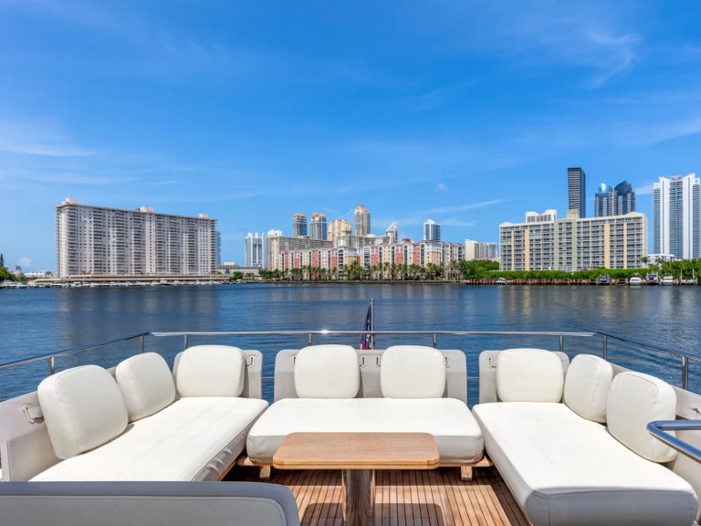 Alquiler de Azimut Azimut 66 en Miami