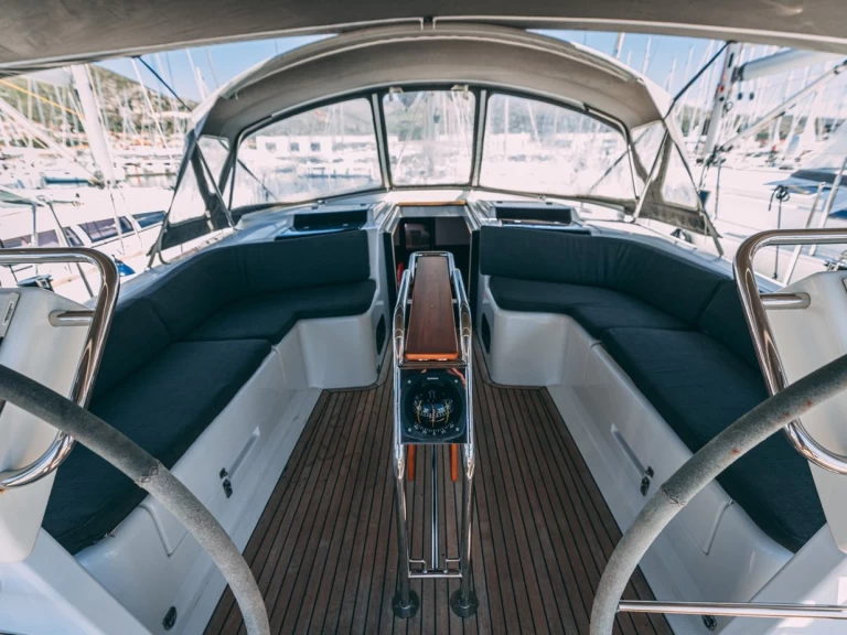 Velero para alquilar Seget Donji al mejor precio